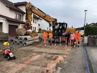 Spatenstich Straßenvollausbau In den Vierteln